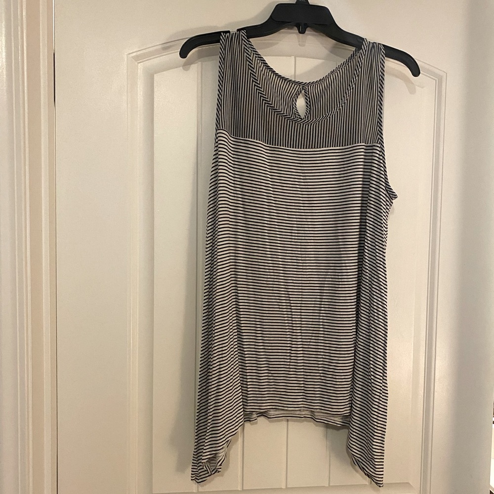 Dana Buchman Size XL Black and White Tank EUC